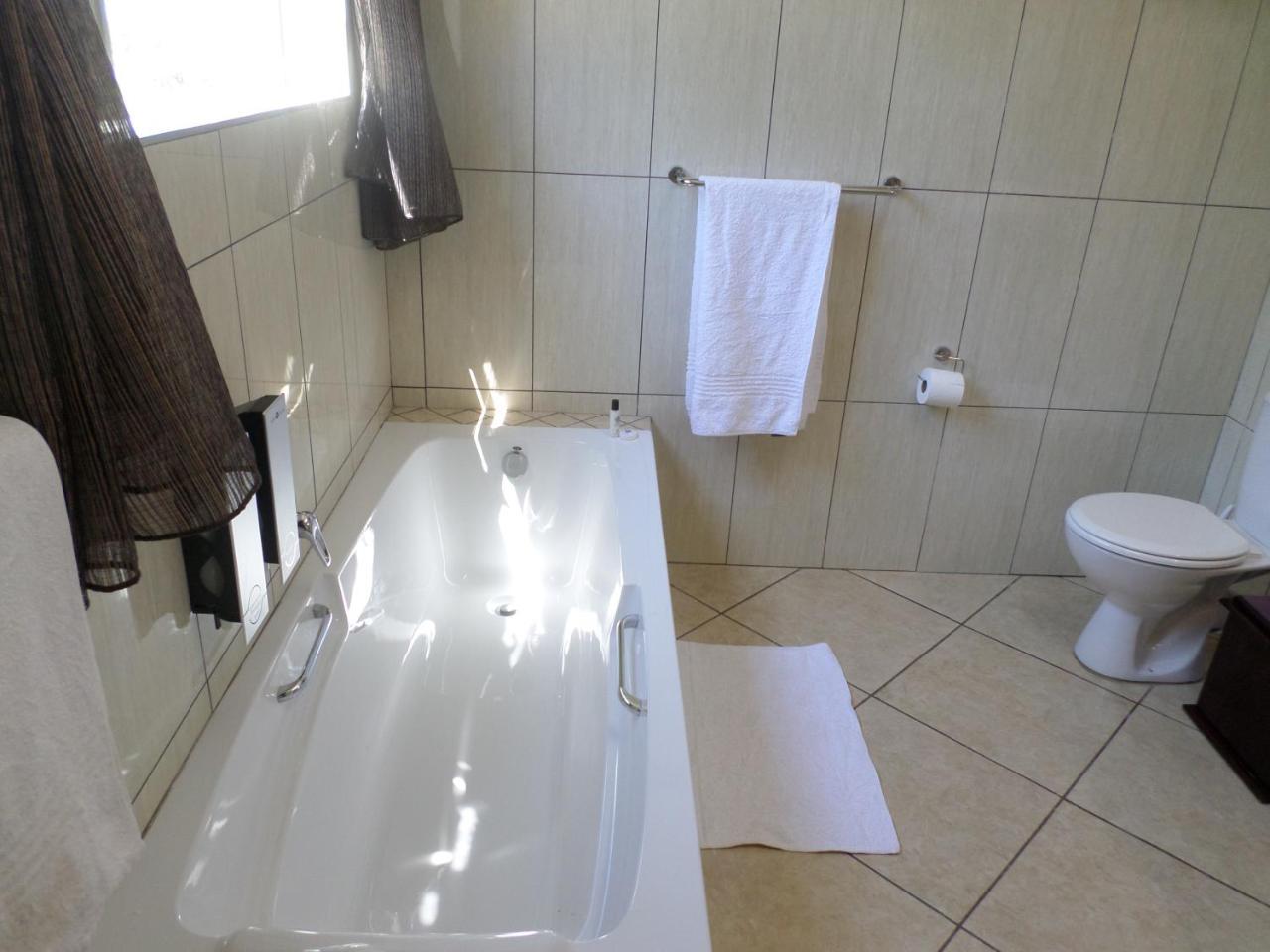 ホテル ザ リンクス ゲスト ハウス Pretoria-Noord エクステリア 写真